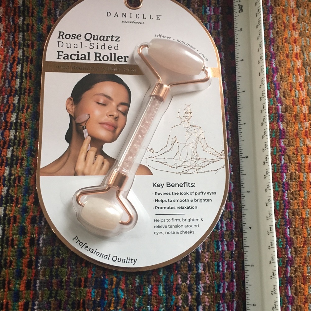 NRFB Rose Quartz Dual-Sided Facial Roller - Picture 5 of 6